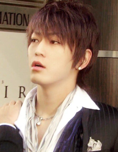 ドラマ「ヤマトナデシコ七変化」で高野恭平を演じた亀梨和也の画像