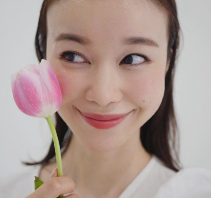 ファッション誌「ELLE」のスタイルインサイダーに選ばれたつづりさの画像