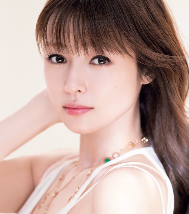 目を整形した深田恭子の画像