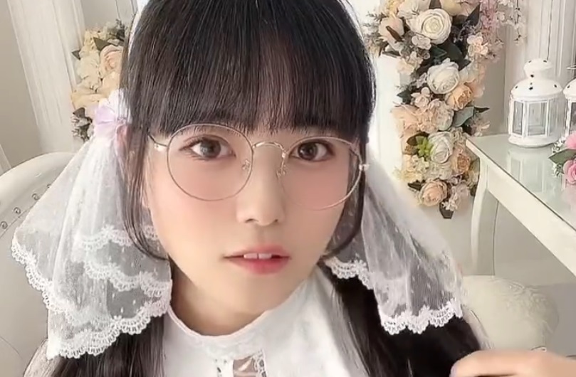 小さな鼻がチャーミングな東雲うみの画像