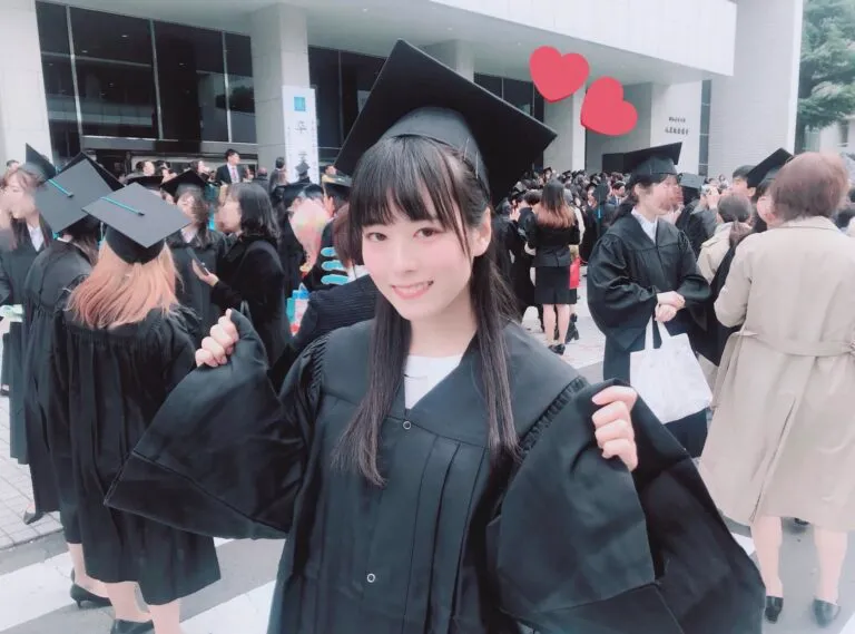 大学を卒業した時の東雲うみ