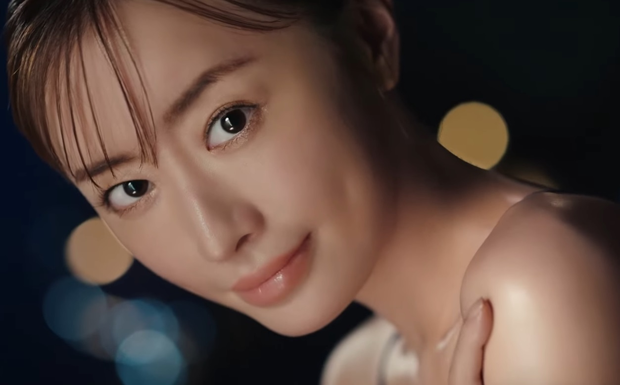 吸い込まれるような瞳の松本まりかの画像