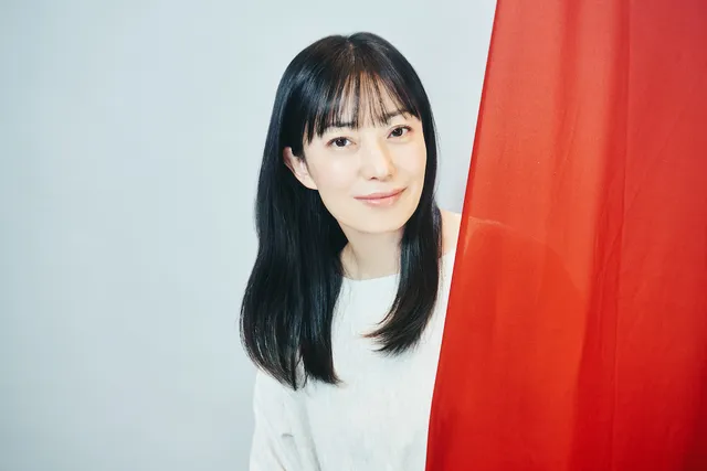 女優の仕事と子育てを両立する菅野美穂