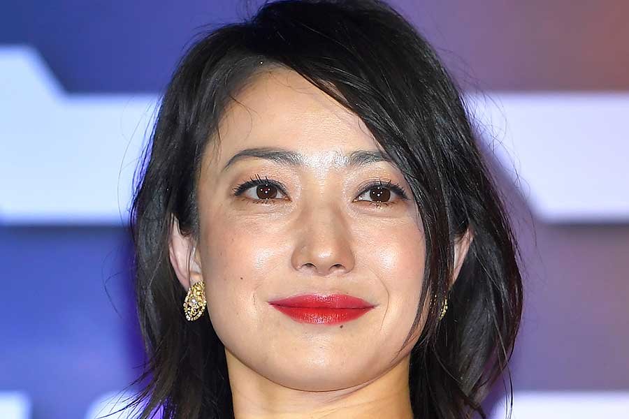 女優の菅野美穂の画像