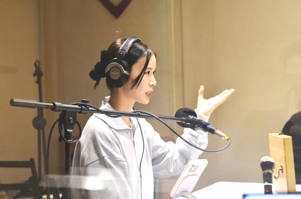 冠番組「あさひーりんぐ」の収録に臨む朝日奈央