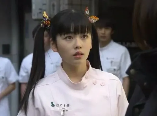 ドラマ「マッサージ探偵ジョー」に出演した小芝風花