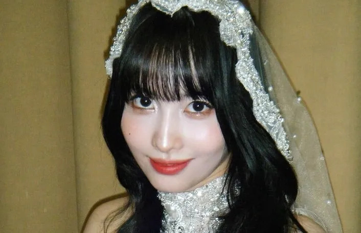 色白なTWICEモモ