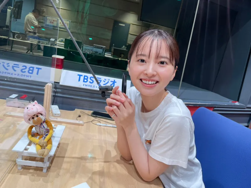 ラジオ「明日、恋するために…」のパーソナリティを務める飯沼愛