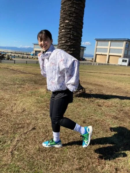 「THE TIME,」 朝活RUNに出た飯沼愛の足が太いからズボンがピッチリに?