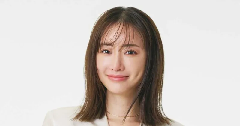 ドラマ「ミス・ターゲット」についてインタビューを受ける40歳の松本まりか