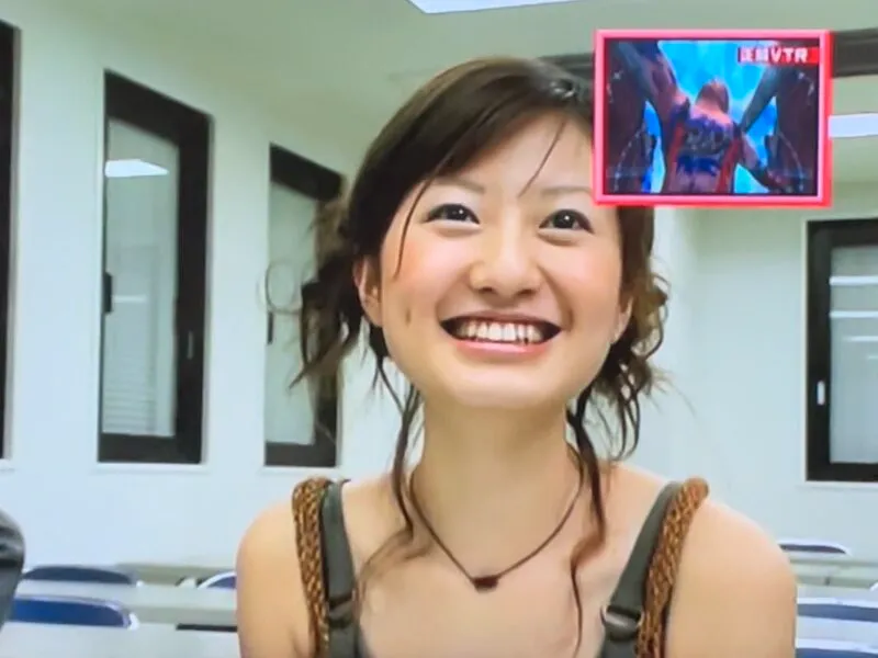 「FINAL FANTASY X-2」を紹介する雑誌の企画に挑戦する松本まりか