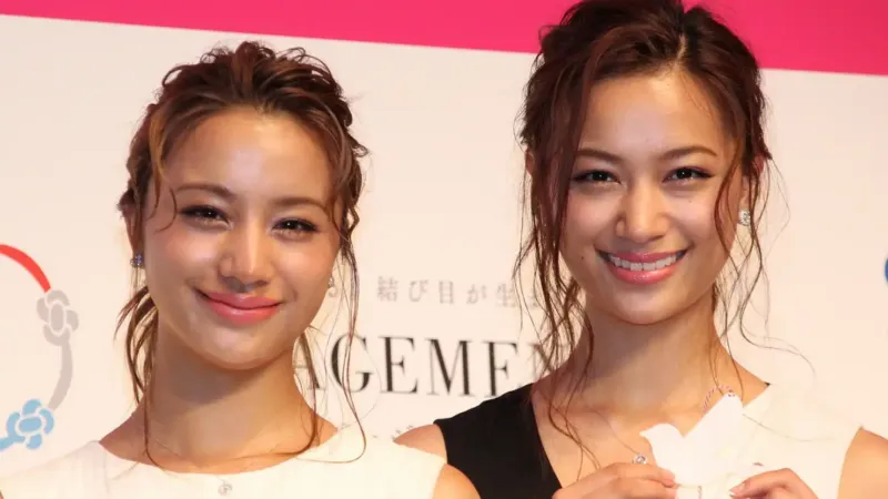 姉妹でイベントに出演した高橋メアリージュンと高橋ユウ