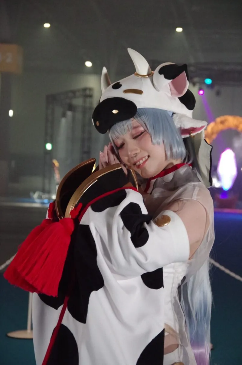 グラブルフェス2022でシャトラのコスプレをする東雲うみ