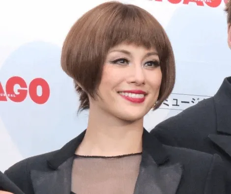 シカゴのプレスコールに参加する米倉涼子