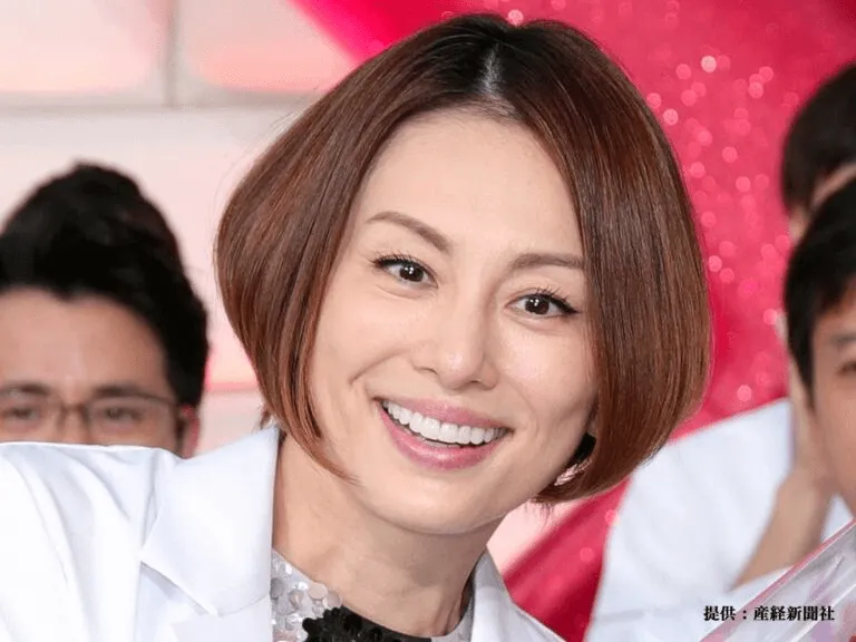 ドクターXの第5シーズン制作発表会に出席する米倉涼子