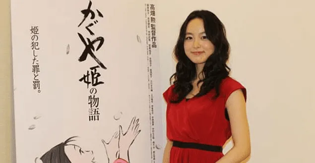 かぐや姫の声優を務めた朝倉あき