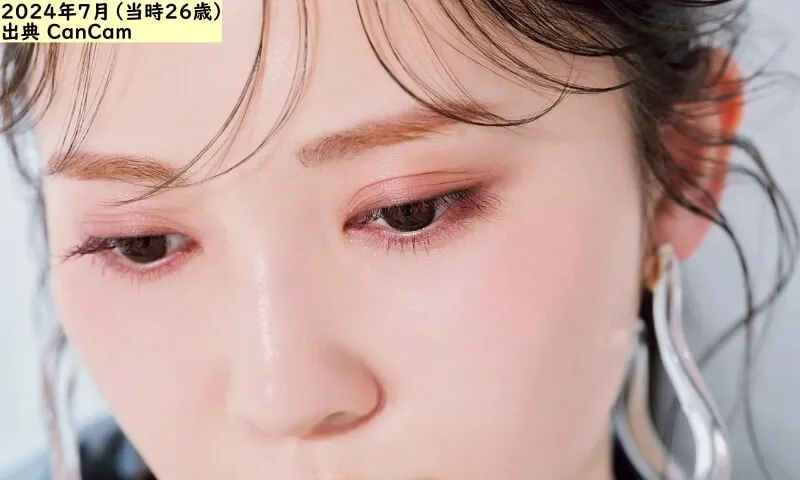 広い二重の加藤史帆（出典：CanCam）