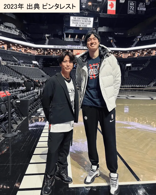 バスケットの渡邊雄太と並ぶ亀梨和也_左(出典:ピンタレスト)