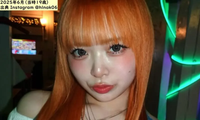 自撮りする一生友子ひなこ（出典：Instagram）