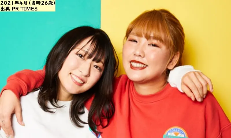 平成フラミンゴのりほ（右）とにこ（左）の画像（出典：PR TIMES）「平成フラミンゴ チャンネル登録者数20万人を突破！」