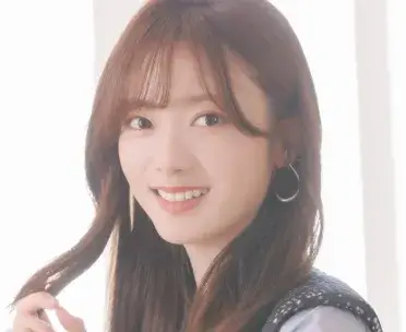 インタビューを受ける田村保乃の画像