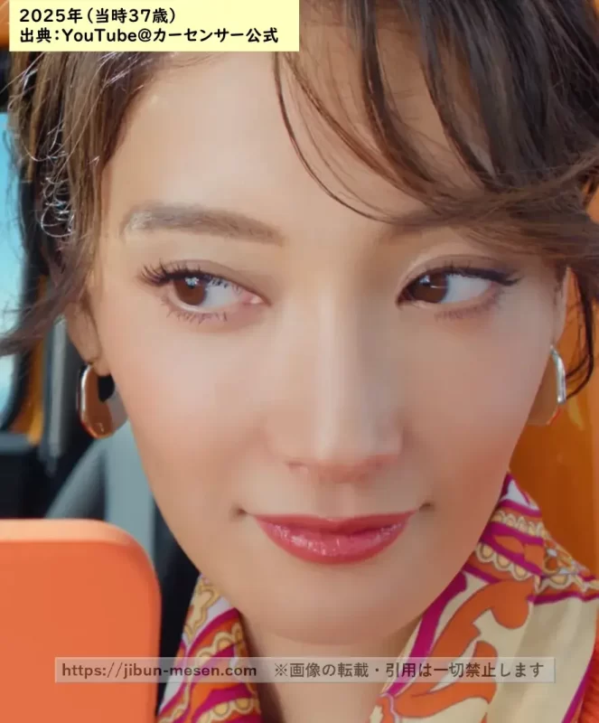 CM出演する菜々緒の画像